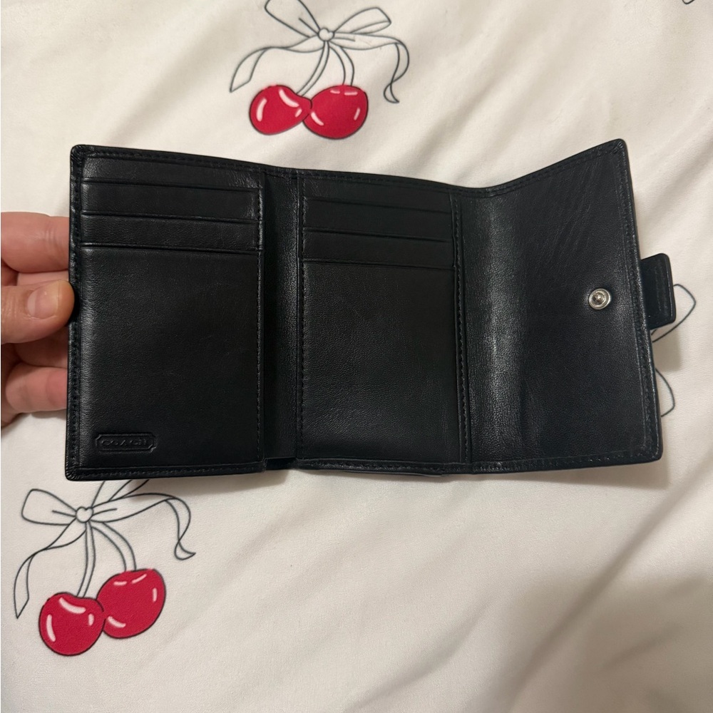 🖤Rare Vintage Coach Black Gray Signature Canvas Soho Wallet with Buckle Accent - Picture 9 of 14